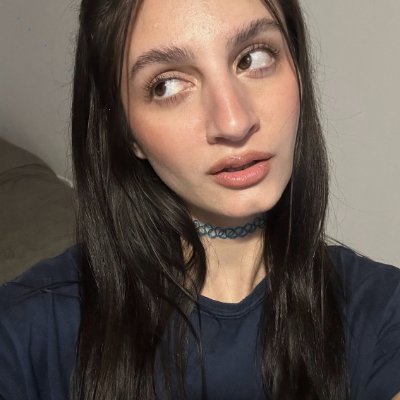 arianalivx's profile picture. I look better on Snap hehe 👀 click the link for it 💝 'arianaskxx'