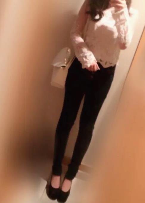 M8bEYz9zl4e3n's profile picture. 36 歳の女性教師と妻は、アウトドア スポーツが好きで、一緒に運動する友達を見つけたいと考えています。