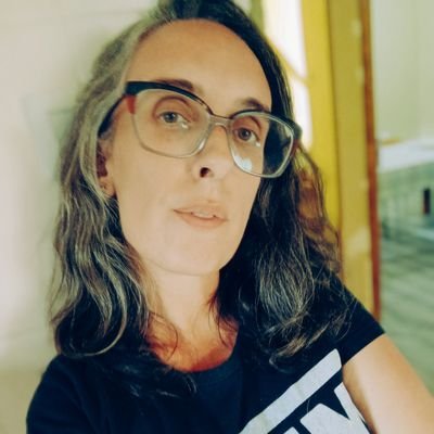 SofiAst83's profile picture. Mamá de 3. 
Sueña que sueña con ella.

Y si en el infierno le espera.

Quiero fundirme en tu fuego.

Como si fuese de cera.