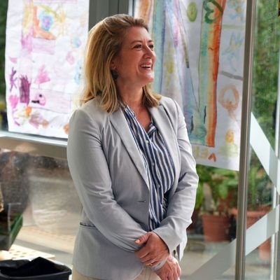 Raglandinnovate's profile picture. 🎯 Marketing Director at X | Strategic Thinker | Brand Builder | Driving growth through creativity & data 📊