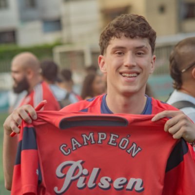 martincalder0n's profile picture. Anuel AA, Hay que aprender a cerrar el sifón, Yandel es el mejor reggaetonero de la historia