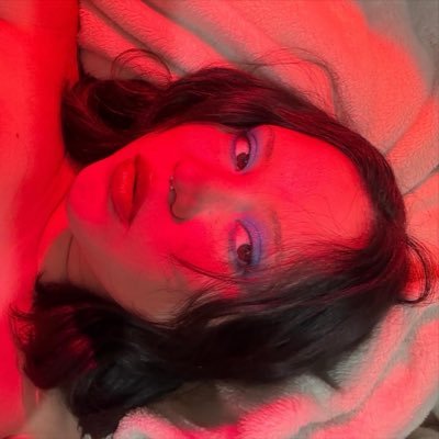 mimi_miros's profile picture. 