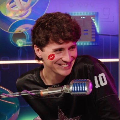 otbdnp's profile picture. totally normal girl