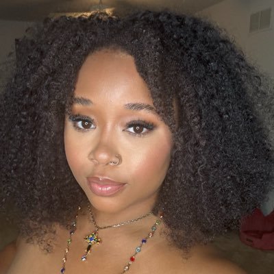 _ayyshuh's profile picture. 