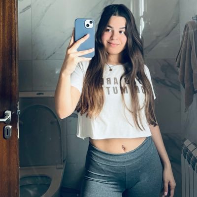 MariaPazGomezz's profile picture. 𝒟ℯ𝓉𝓇𝒶𝓈 𝒹ℯ 𝓁𝒶𝓈 𝓃𝓊𝒷ℯ𝓈 ℯ𝓁 𝒸𝒾ℯ𝓁ℴ ℯ𝓈 𝓈𝒾ℯ𝓂𝓅𝓇ℯ 𝒶𝓏𝓊𝓁 ☁︎