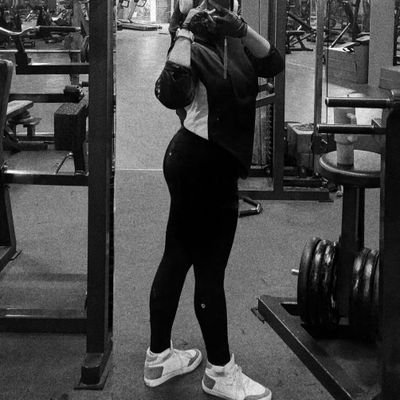 grumpygul's profile picture. whiskey in a teacup