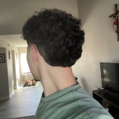 riqxev's profile picture. i know things could’ve been perfect in a different lifetime