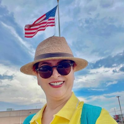 kaylasweeney066's profile picture. Blessed enough and always willing to help others, message me with (HELP ME) if you need financial assistance 🥂❤️