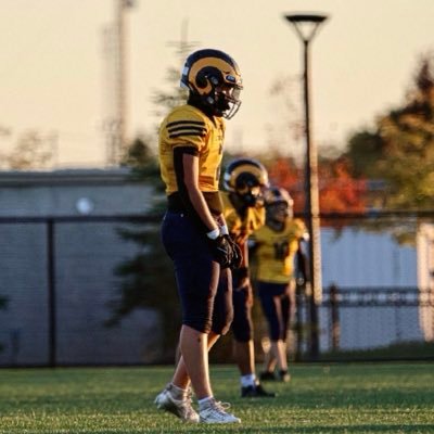 olliepettittt's profile picture. MLB/DE sjhs football🏈                           St.thomas Ontario 📍