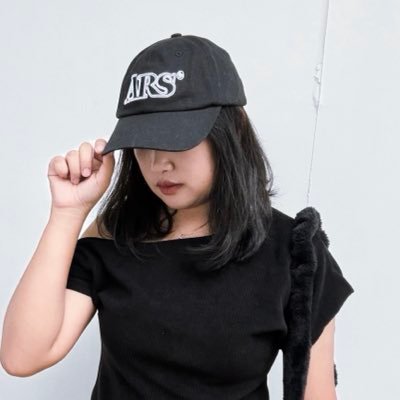 itsmebadtzball's profile picture. 