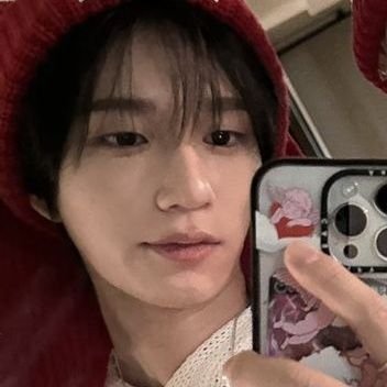 sunonenemalo's profile picture. con theo y sunoo comiendo papas fritas!! (SEAN ETERNOS LOS LAURELES...🗣)