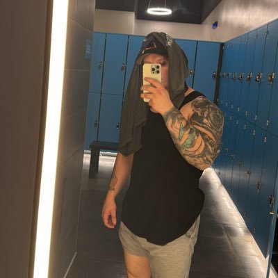 VanelswykJ's profile picture. watch me, goin outta the way when i should’ve went home