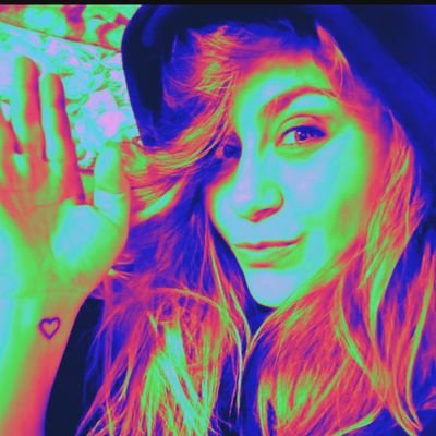 ela_in_ava's profile picture. 🇺🇸 🇵🇱 American First. Proud of my Polish heritage. NYC born and raised.