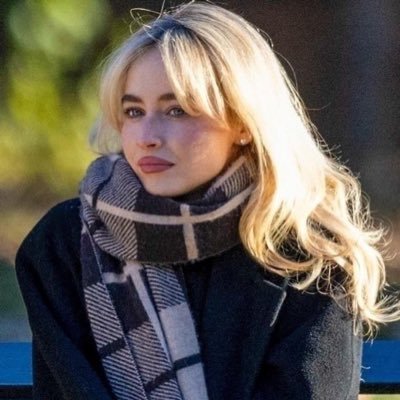 harrietdaylight's profile picture. emily henry’s #1 fan ⭐️🎟️🍓🐿️💌