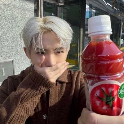 sichengbugs's profile picture. #1 winwin fan | multifandom