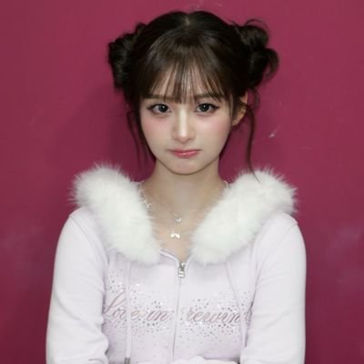 yararirureroo's profile picture. bae's gf, moletwt, robloxtwt, nmixx