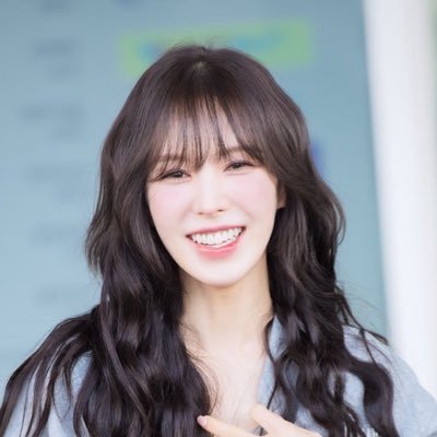 wanisfruitsnack's profile picture. I can either be your naughty noona or caring unnie - 🇺🇸🇵🇭 💙💜🩷👩🏻‍💻 OT5 #RedVelvet #LingOrm