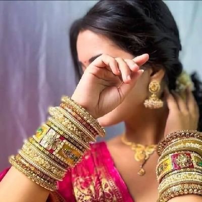 houseevil22's profile picture. Too hot to chase, too rare to replace.