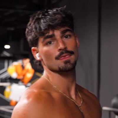 sxemagic's profile picture. 📌 young AU event!