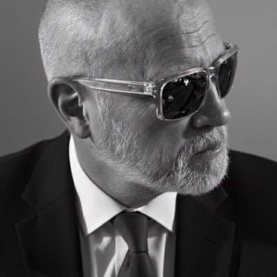 dukanvabajskorv's profile picture. 🇫🇮🇸🇪Pappa, nyfiken, selektiv misantrop. I fiktion och verklighet kallad ”Långa mannen”.