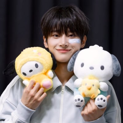 snapsjy's profile picture. 【ENG/한/中】 • fan account • for onepact • yedam’s pookie (pocket? pocky?) boy