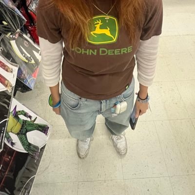 iwywag's profile picture. 8.5 what is your signal?