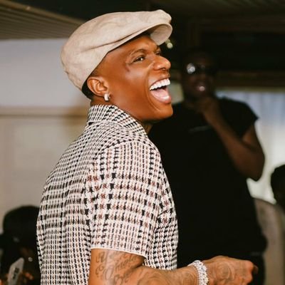 DejiofAfrica24's profile picture. Sociologist🇳🇬🇺🇸 || Wizkid FC 🦅❤|| Man Utd🔴✊🏾|| CR7 ✌🏾❤|| Madridista⚪✊🏾.