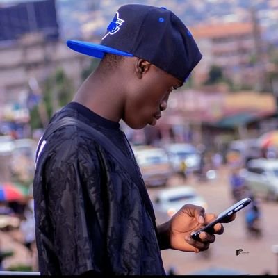 ronieronie256's profile picture. Am a musician,basically a rapper,hip hop icon,I write and make raps