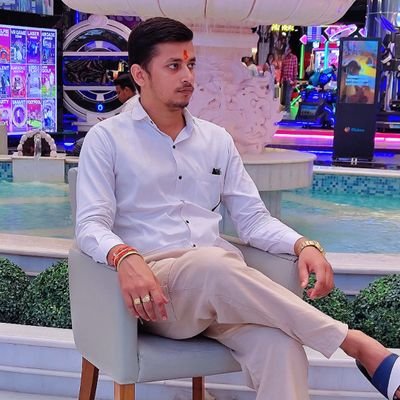 vibhu_____'s profile picture. writer ।  creator