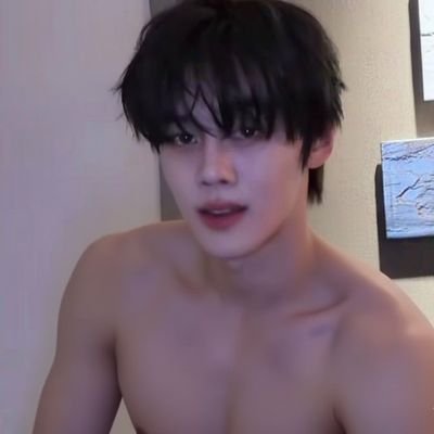 hanijirongg's profile picture. rated acc // 24 //