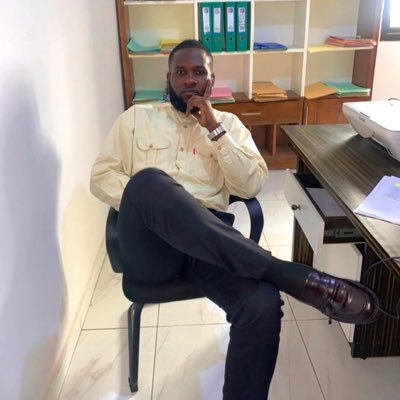 kevinlikombe's profile picture. C'est toujours Ceux qui en font moins qui parlent trop...bref je suis le fils de ma mère et de mon père 😎