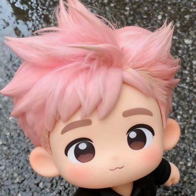 ZhaoJ90659's profile picture. Luxury is just a tool for the strong to show their power and strength.  China🇨🇳