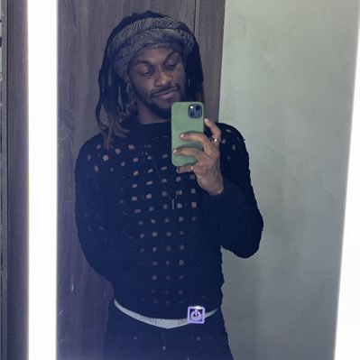 macharlezz's profile picture. Fashion illustrator/Gamer🎮/Music addict/subtle Otaku.