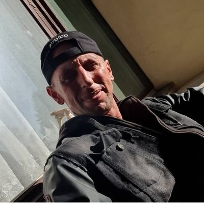 Steve19761225's profile picture. 