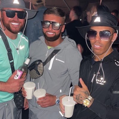 PotnoodIefringe's profile picture. Professional Hater | Life Coach | Cold Water Dipper | Sea Moss Chonger | Shaman | Reiki Healer | Van Life | Empty Head 🍄 #SlotOut