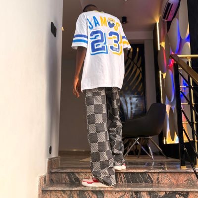 adetoba2094's profile picture. life is for the living👌 live it all till death 💀 Zinodict ,Chelsea4life💙warriors.