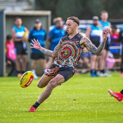 Ready1976's profile picture. @freodockers & @freodockersaflw fanatic, AFL Draft enthusiast, WAFL watcher & lover of grass roots footy! Also love a cold beer or 3🍻