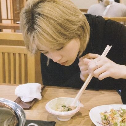 couseofyoo's profile picture. To the moon and never back.