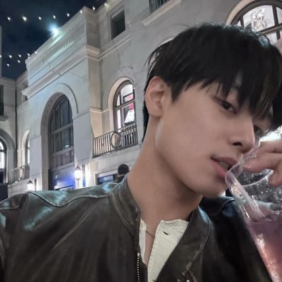 suenfict's profile picture. 