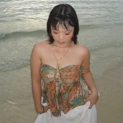 nina_nuka's profile picture. pissing myself