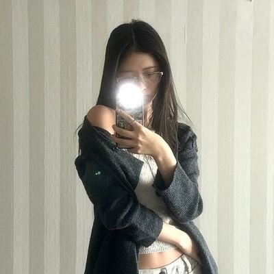 weavesandpetal's profile picture. 🌺💭💢