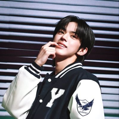 phaniploy's profile picture. 