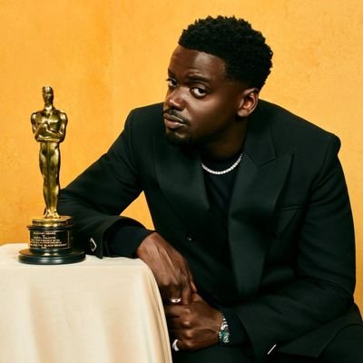 ohomemdesaturno's profile picture. João 15:12,
''Meu último mandamento é esse: que vocês amem uns aos outros como eu amei vocês.''
✝️