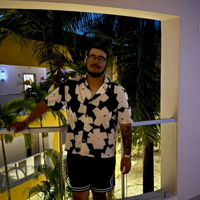 Vezqs's profile picture. 25 • former content creator • song writer • 🇨🇦