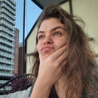 vane_pineda7's profile picture. Hablo mucho de fútbol, hago chistes malos y soy más buena que el pan.