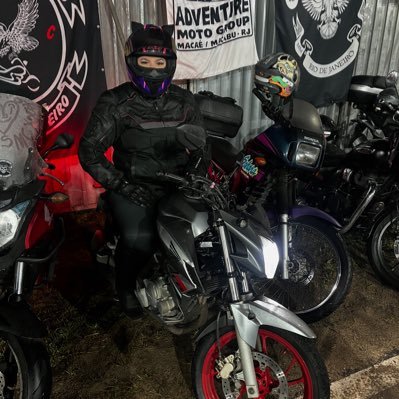 Jhenifertyf's profile picture. Apaixonada por motos & Fluminense.