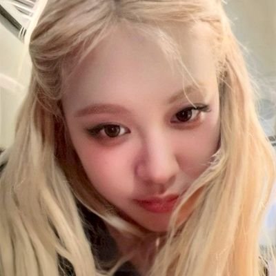 rosiereigh's profile picture. a devoted fan of talentedsé