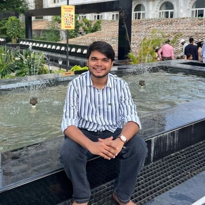 saurabhtheflash's profile picture. Embrace Yourself ☘️💫 | A Sports Enthusiast  | Manchester United ❤️

Indian 🇮🇳