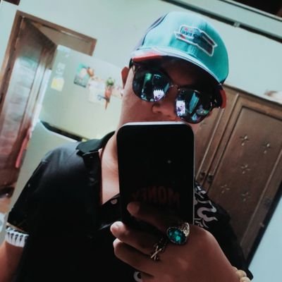 kisttamatekt38's profile picture. Kisttamate Kt พี่น้อง 4 แสบ #แสนรัก #สิงโตสกลรัฐ 🦁 #มีนพีรวัชญ์ 🐟 #กองทัพพีค 🥁 #ตี๋ธนพล 👦ก่อนหลังจาก #จุฑาเทพ #เทวพรหม #แม่เลื้ยง ผู้ดูแลบ้านเท่านั้น