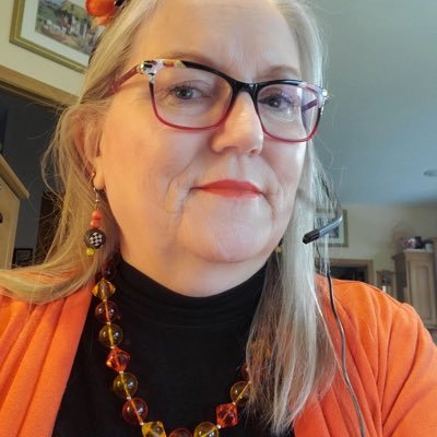 Susane_Oatt's profile picture. ask me how the Cash App and chime glitch work bio💸💵💰